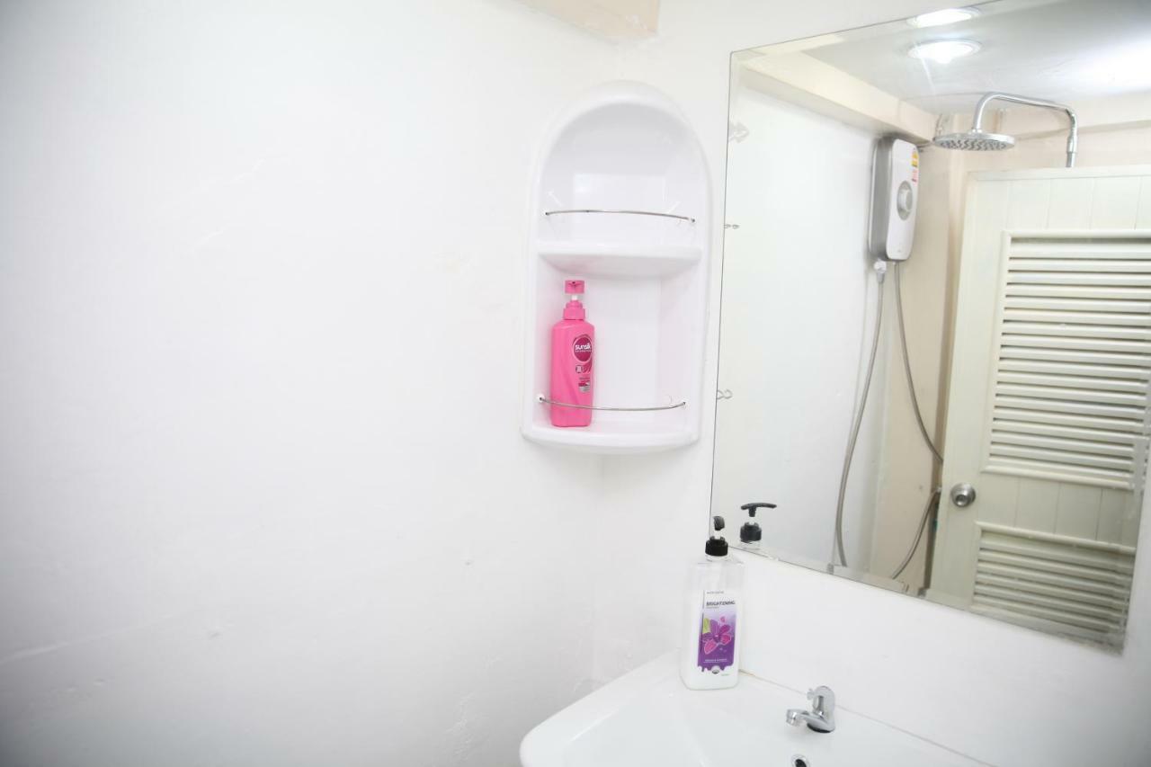 Interpartie Hotel (Adults Only) Bangkok Ngoại thất bức ảnh