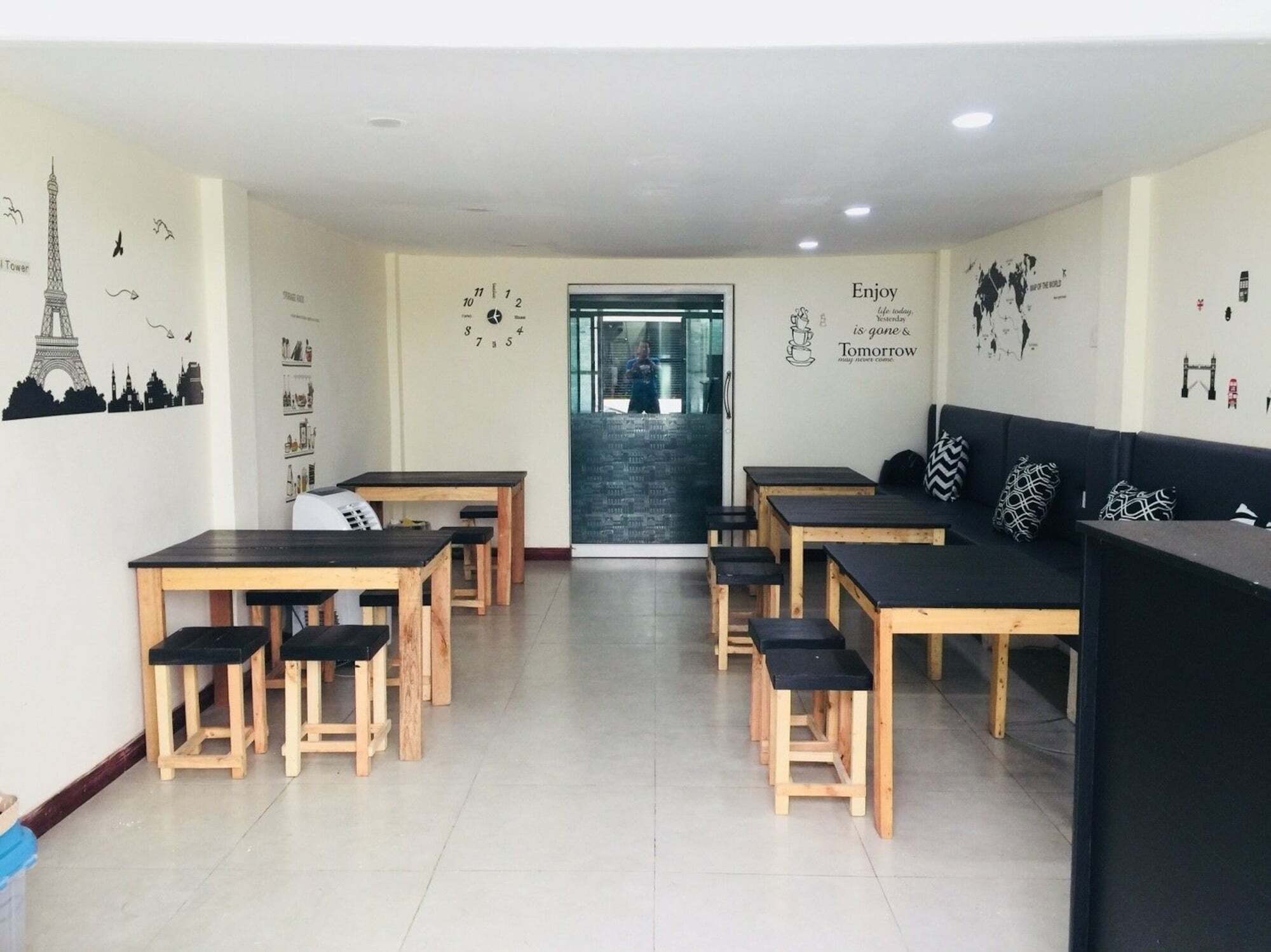 Interpartie Hotel (Adults Only) Bangkok Ngoại thất bức ảnh